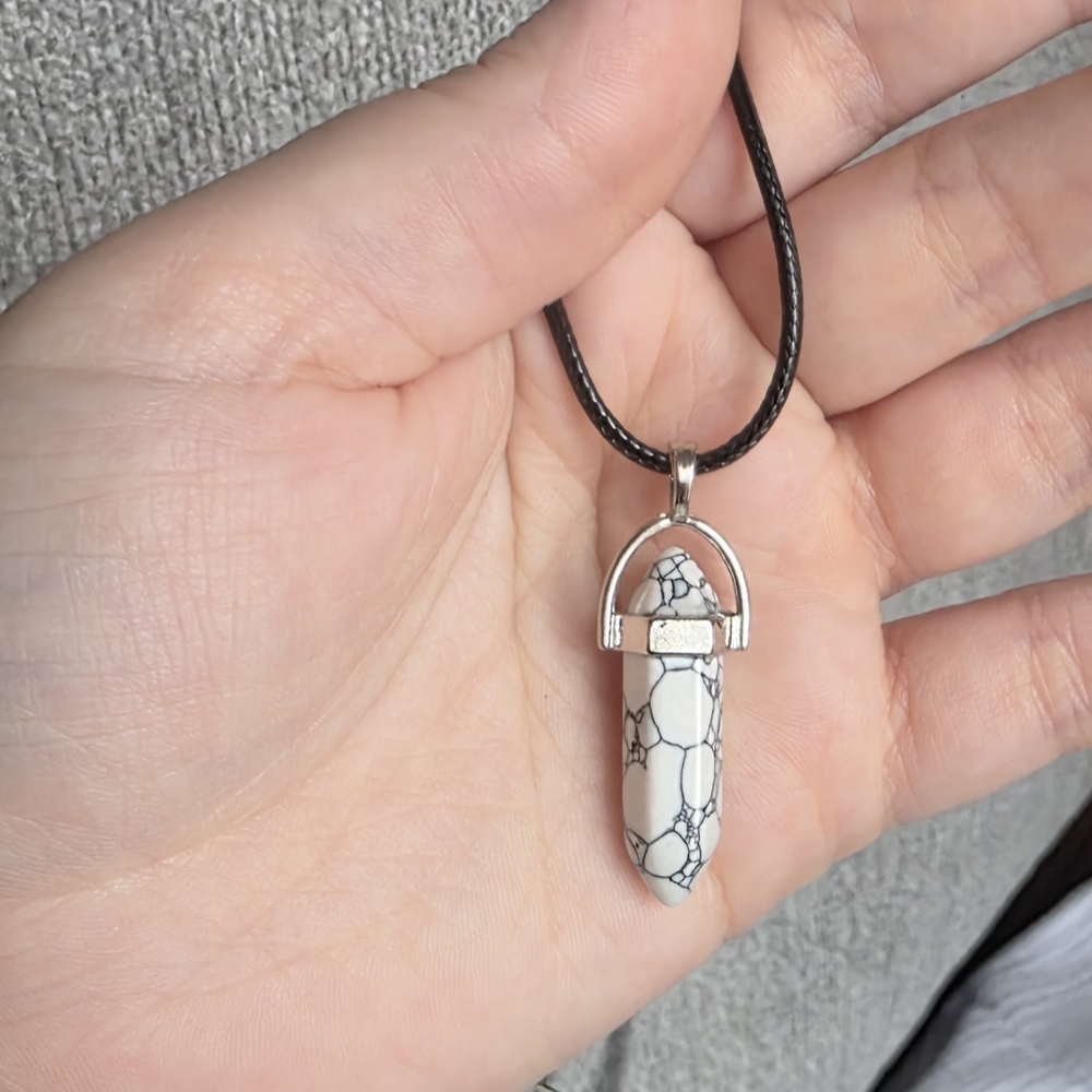 Elegant Silver and Black Stone Marbled Point Pendant Necklace
